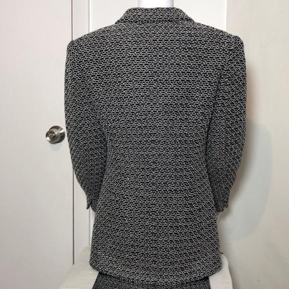 Chanel Boutique 98 Black/White Wool Jacket Blazer - Picture 2 of 8